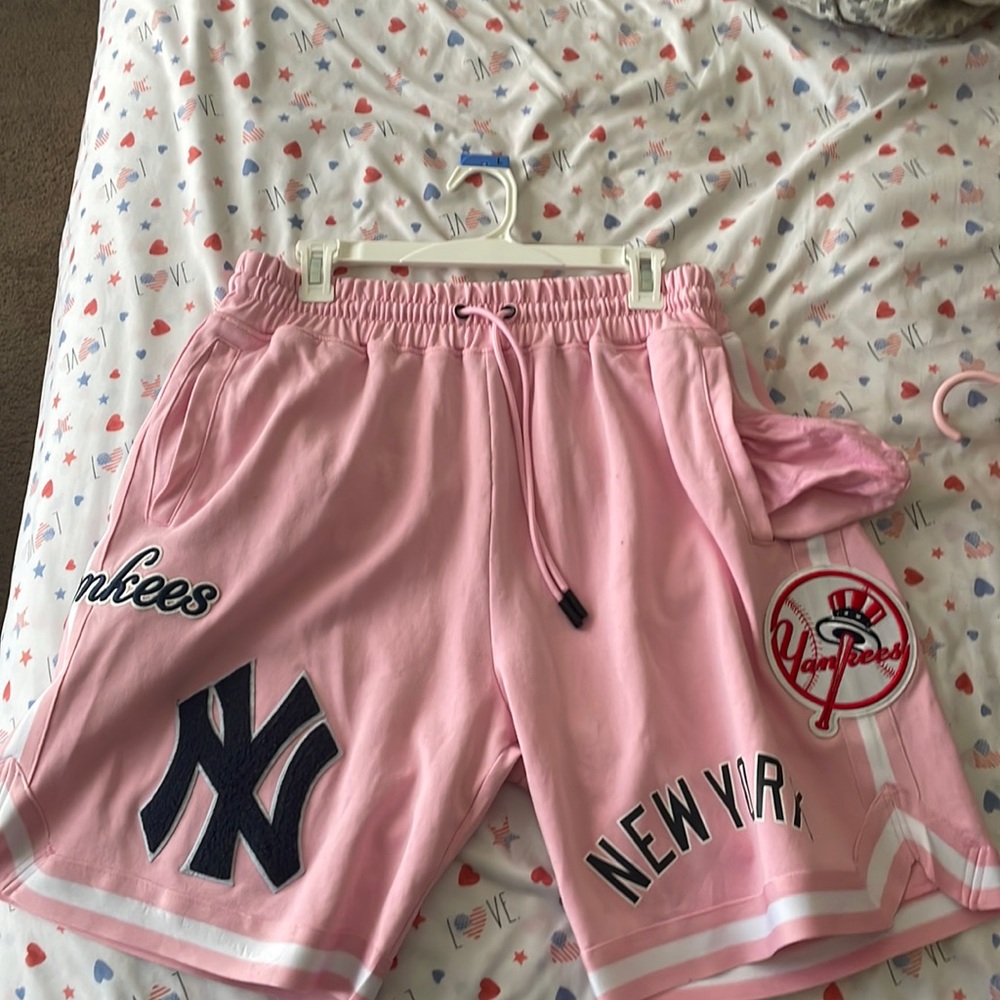 Men’s New York Yankees Pro Standard Mesh Shorts